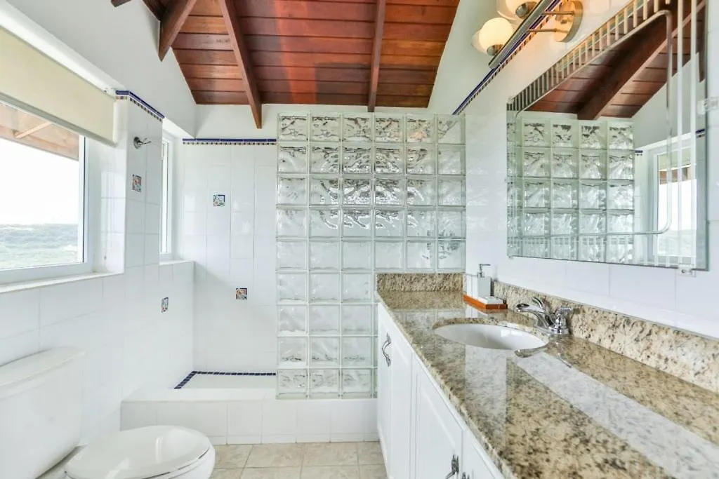 Hilltop 1-Bed Villa With Great Views Out To Sea - Villa Cadasse Villa Cap Estate Saint Lucia