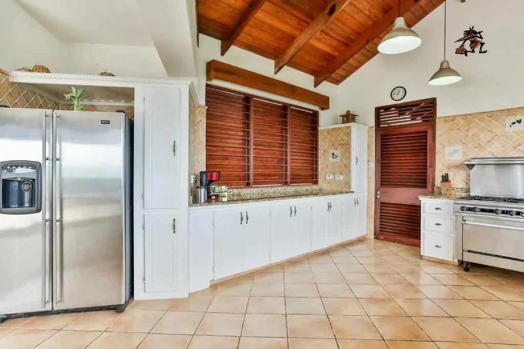 Hilltop 1-Bed Villa With Great Views Out To Sea - Villa Cadasse Villa Cap Estate 0*,